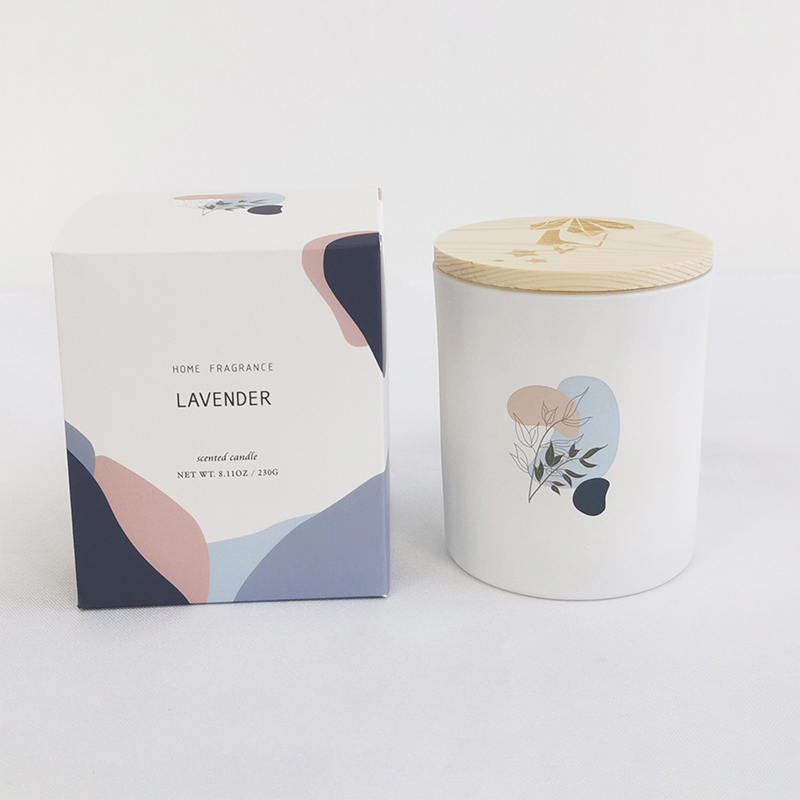 M&Scent Useita korkealaatuisia 100 % luonnollisia aromituoksuisia soijakynttilöitä lasipurkissa kannella