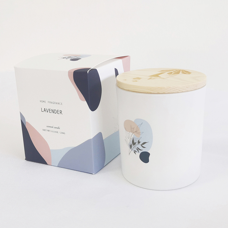 M&Scent Useita korkealaatuisia 100 % luonnollisia aromituoksuisia soijakynttilöitä lasipurkissa kannella