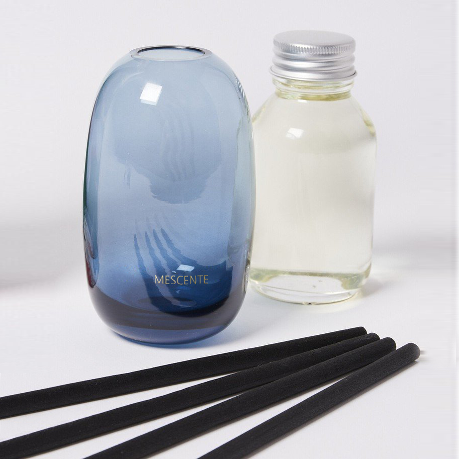 Ylellinen 100ml 200ml 500ml Diamond Pyöreä Pullot Loris Sola Flowers Amber Crystal Eyfel hajuvesi Reed Diffuser Oil