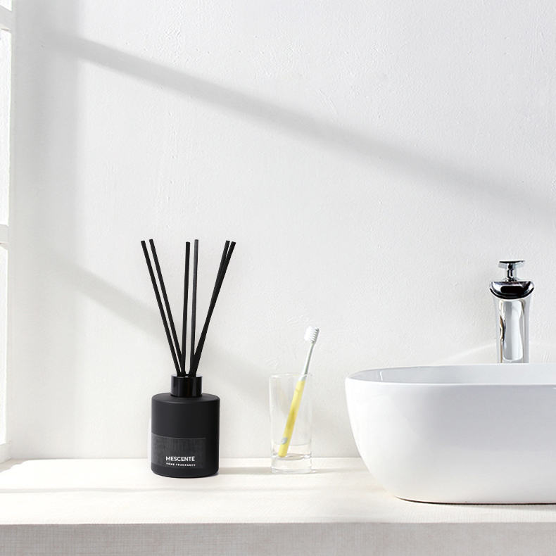 M&Scent Tukkukaupan Luxury Private Label -koristeellinen kukkapuikkokuitureed diffuusori tulpalla