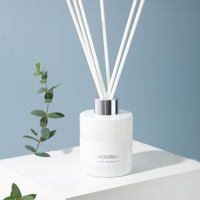 M&Scent Tukkukaupan Luxury Private Label -koristeellinen kukkapuikkokuitureed diffuusori tulpalla