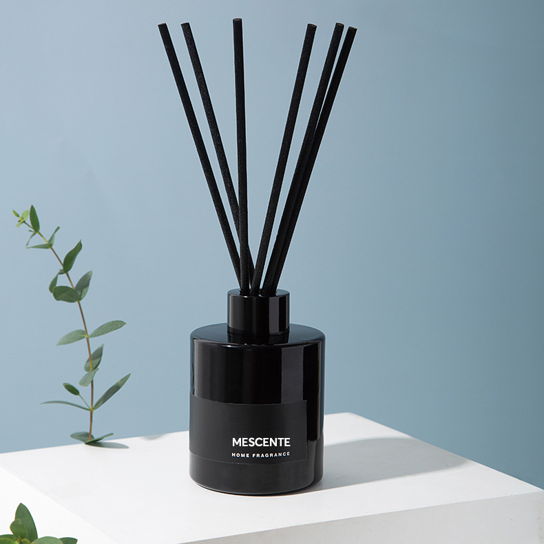M&Scent Tukkukaupan Luxury Private Label -koristeellinen kukkapuikkokuitureed diffuusori tulpalla
