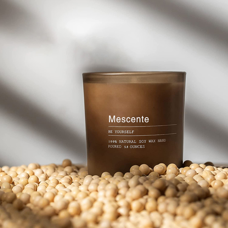 M&Scent räätälöity hääkoristelupurkki Jasmine & Ylang Ylang -tuoksukynttilöitä etiketeillä irtotavarana