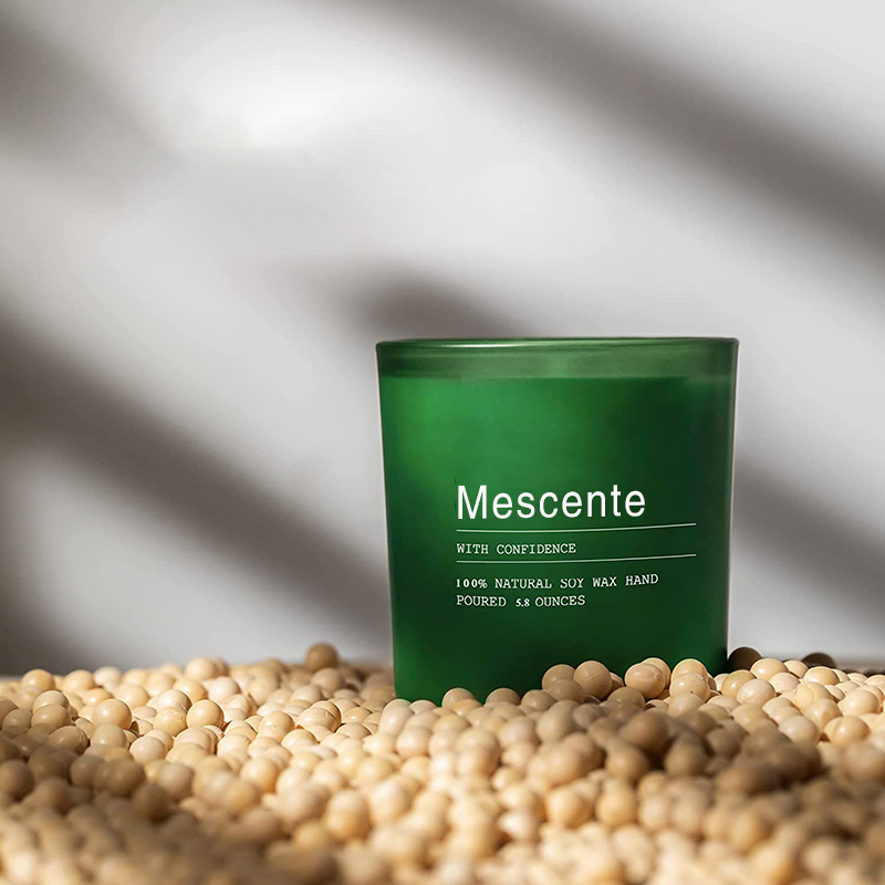 M&Scent räätälöity hääkoristelupurkki Jasmine & Ylang Ylang -tuoksukynttilöitä etiketeillä irtotavarana