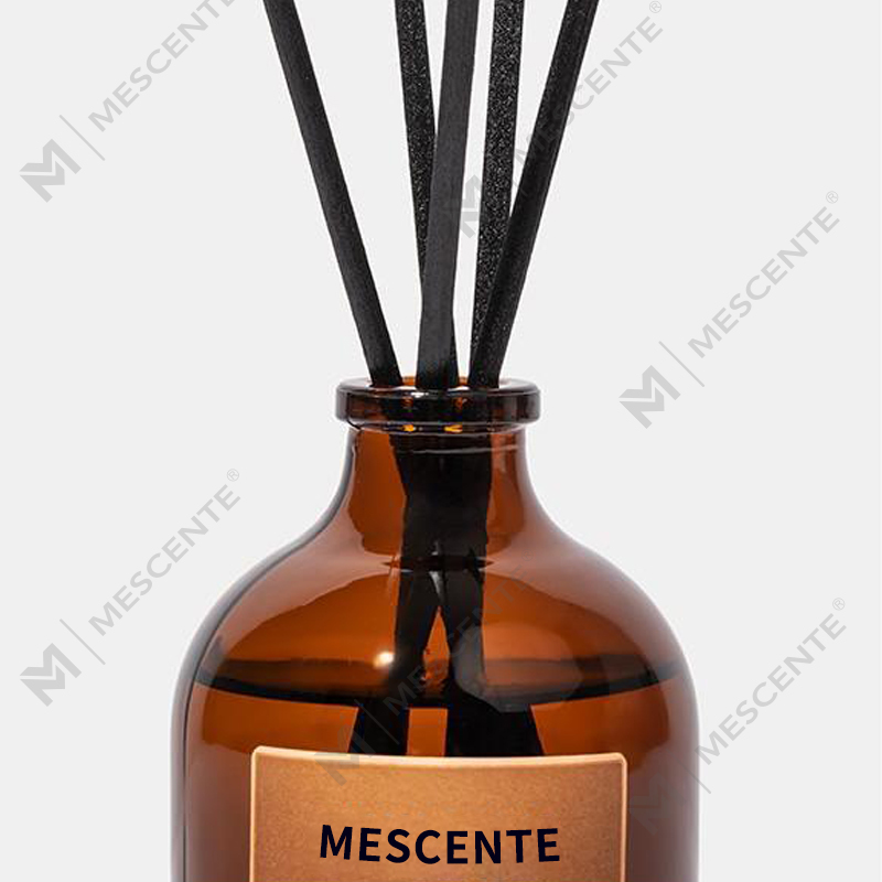 Big Black & Gold 100ml Irisoiva Luxury Lasi Värikäs Sticks Kuitu Reed Diffuusori Ilmanraikastin Liuotin