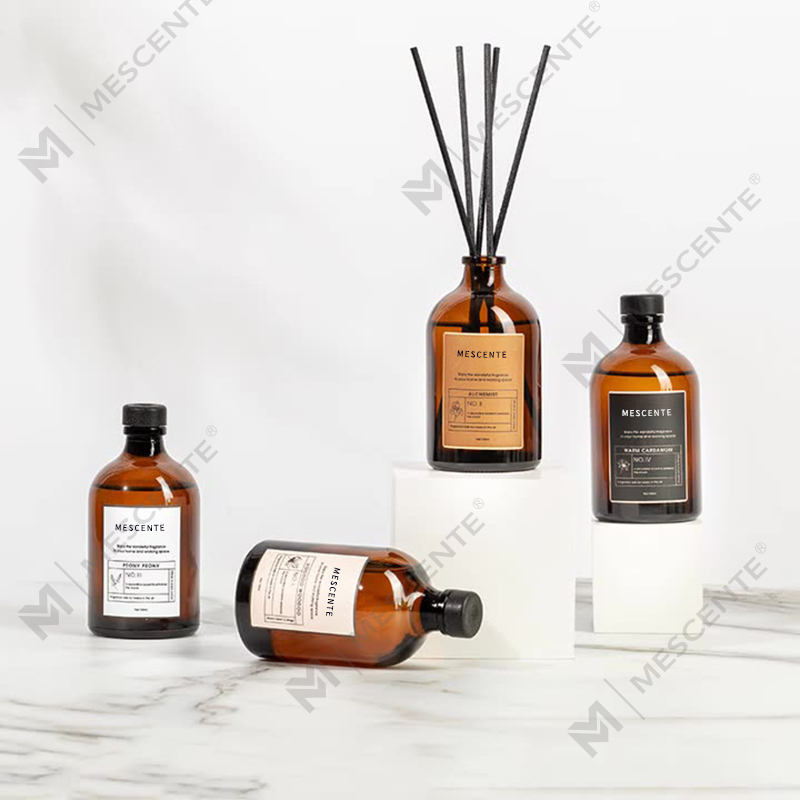 Big Black & Gold 100ml Irisoiva Luxury Lasi Värikäs Sticks Kuitu Reed Diffuusori Ilmanraikastin Liuotin