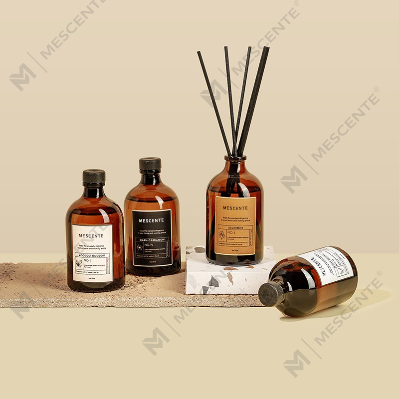 Big Black & Gold 100ml Irisoiva Luxury Lasi Värikäs Sticks Kuitu Reed Diffuusori Ilmanraikastin Liuotin