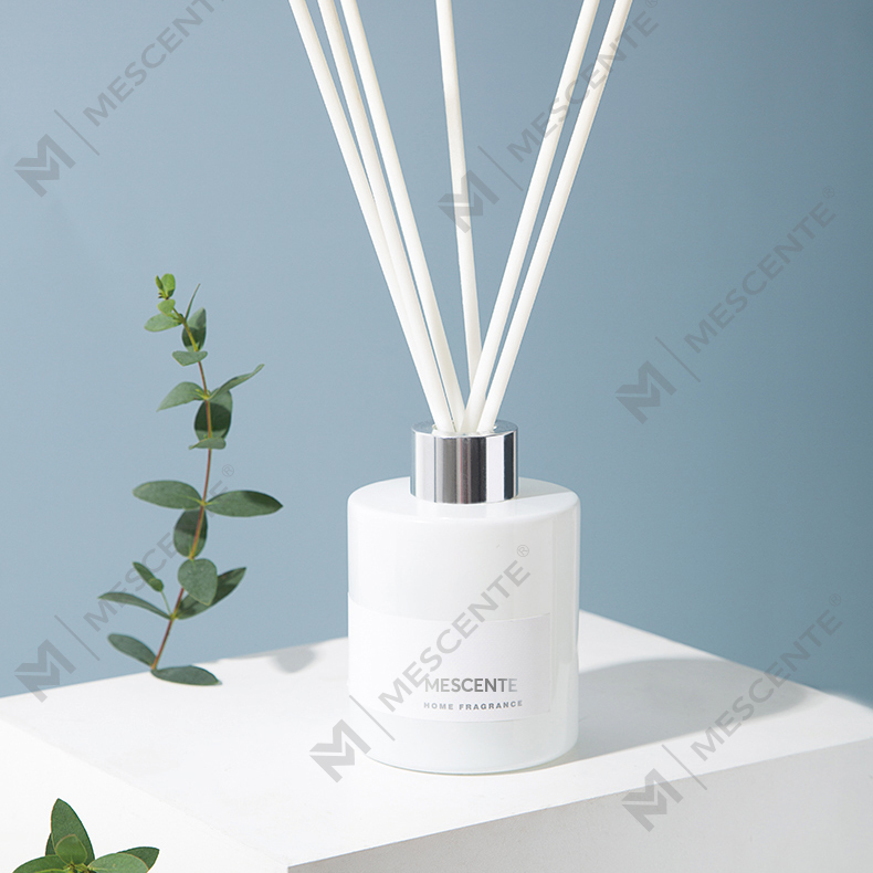 M&Scent Tukkukaupan Luxury Private Label -koristeellinen kukkapuikkokuitureed diffuusori tulpalla