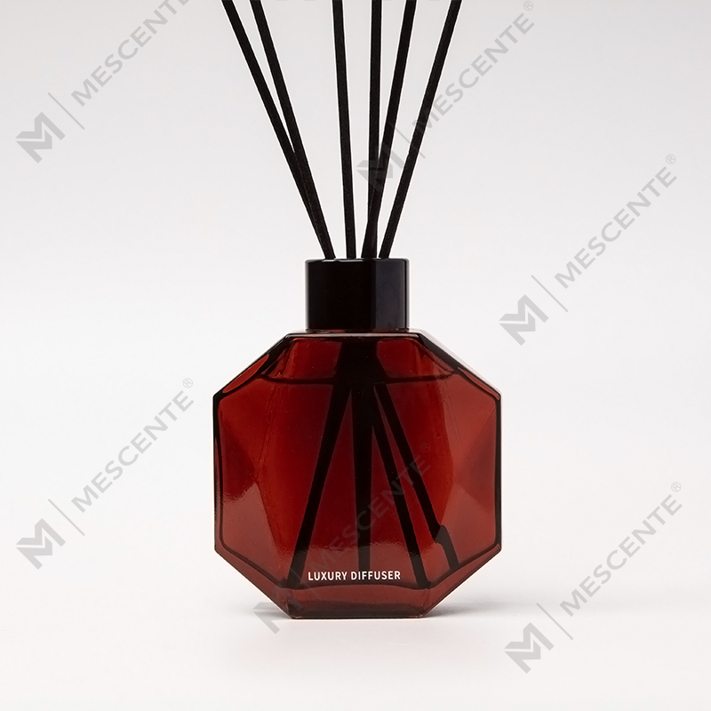 M&Scent-tukkukaupan ylellinen mukautettu minipullo aromaterapiaruoko-diffuusoriöljy lahjapakkauksella
