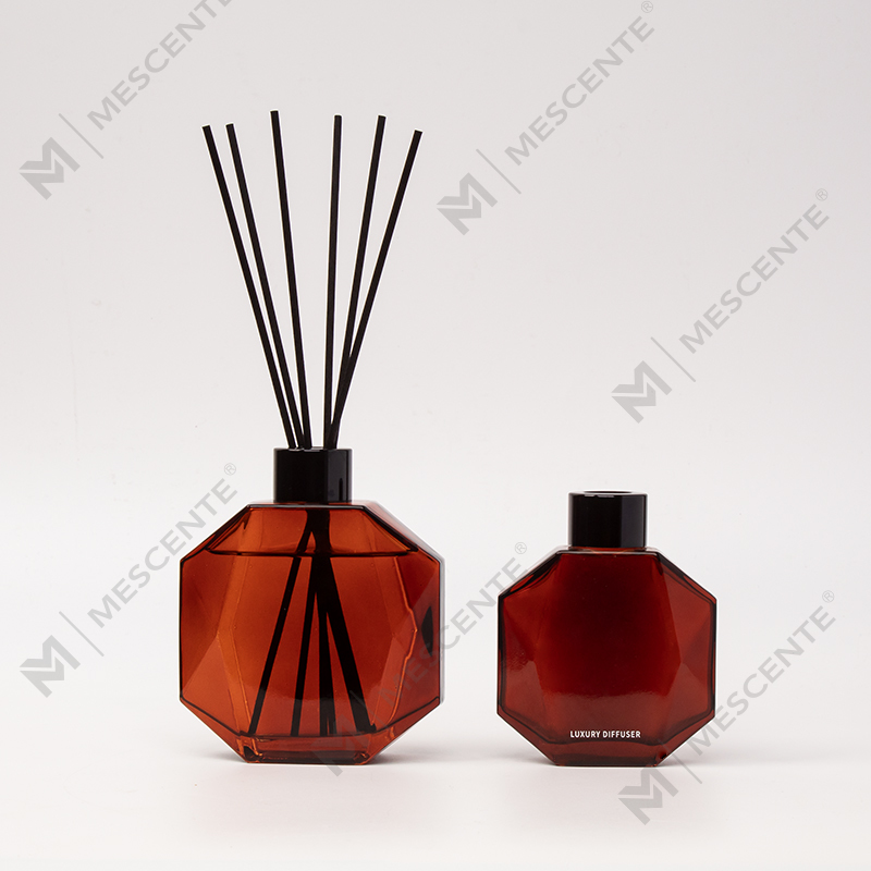 M&Scent-tukkukaupan ylellinen mukautettu minipullo aromaterapiaruoko-diffuusoriöljy lahjapakkauksella