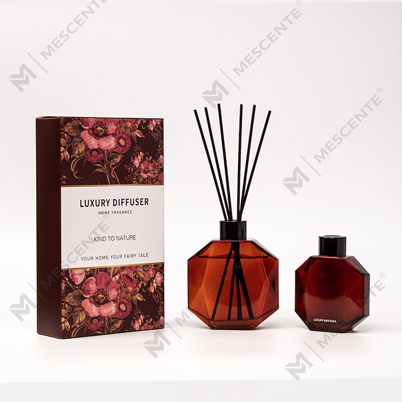 M&Scent-tukkukaupan ylellinen mukautettu minipullo aromaterapiaruoko-diffuusoriöljy lahjapakkauksella