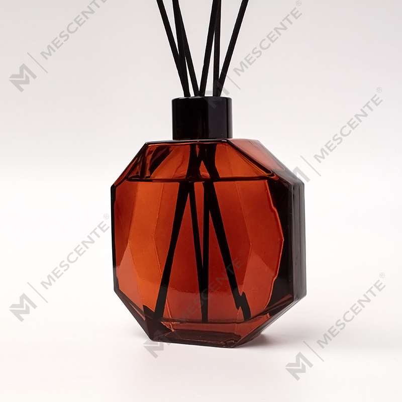 M&Scent-tukkukaupan ylellinen mukautettu minipullo aromaterapiaruoko-diffuusoriöljy lahjapakkauksella
