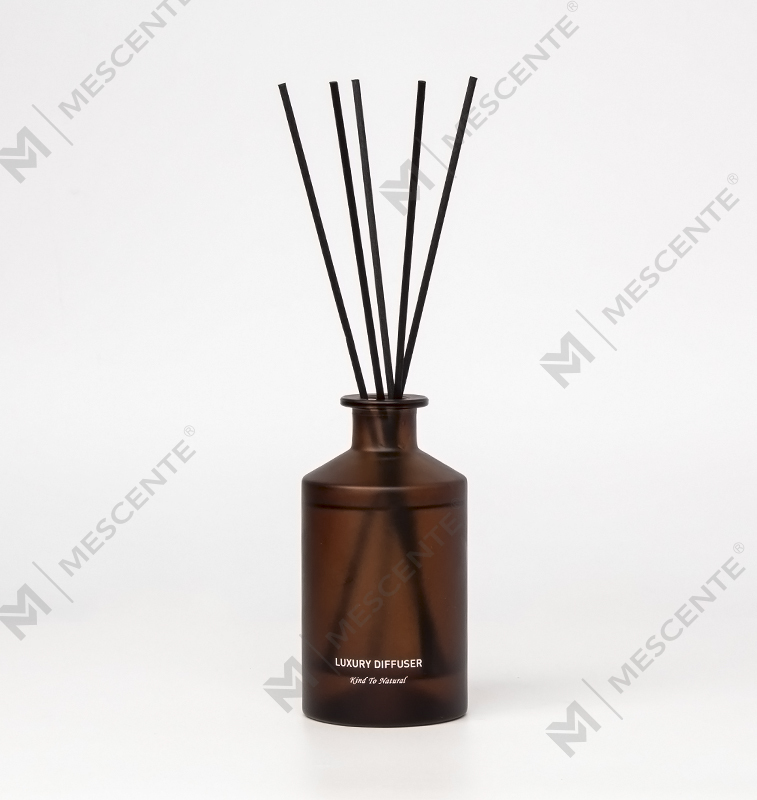 M&Scent Custom Luxury himmeä lasipullo kotiin eteerisen öljyn Reed diffuusori