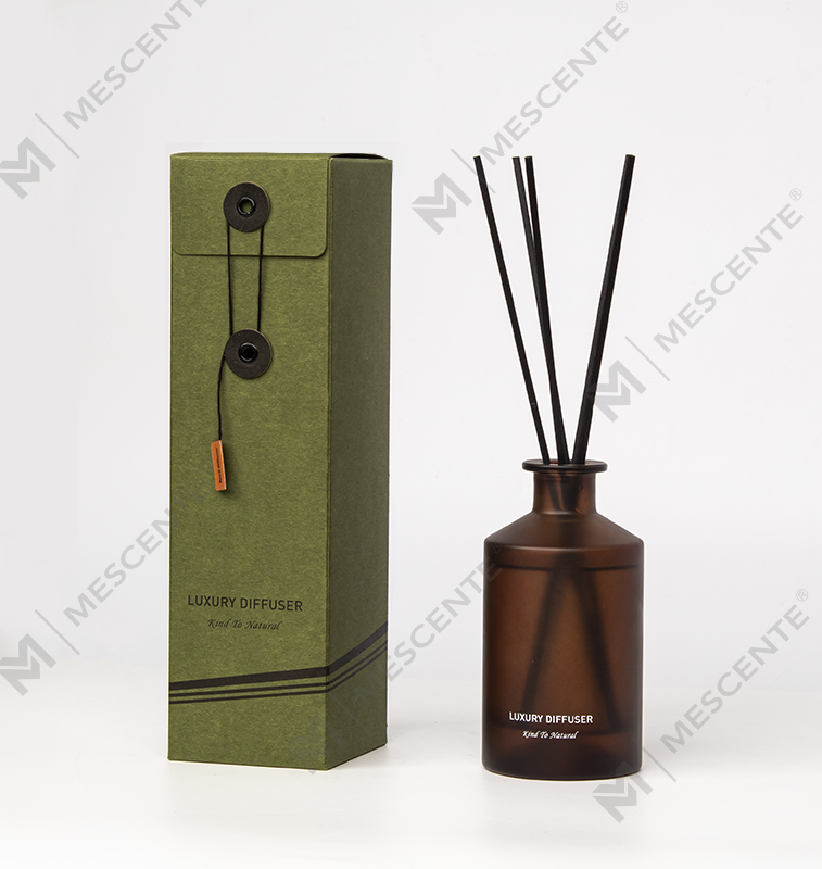 M&Scent Custom Luxury himmeä lasipullo kotiin eteerisen öljyn Reed diffuusori