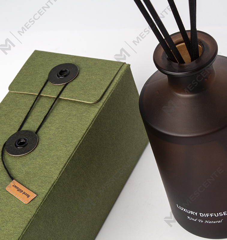 M&Scent Custom Luxury himmeä lasipullo kotiin eteerisen öljyn Reed diffuusori