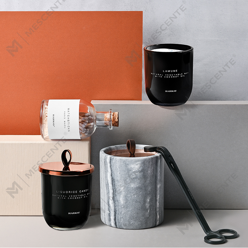 M&Scent-tukkukaupan ylelliset mukautetut koristeet yksityiset merkkiset musta lasikristalli tuoksuiset soijavahakynttilät