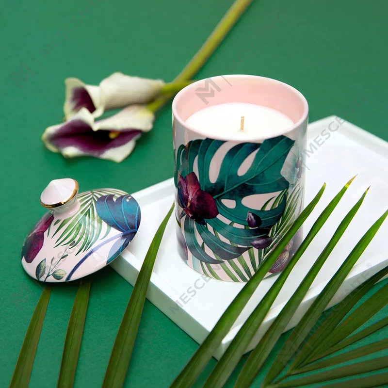 M&Scent Special Design -väri Urban Botanics -kynttilä taitettavalla laatikolla