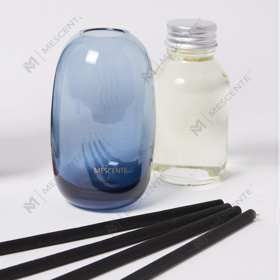 Ylellinen 100ml 200ml 500ml Diamond Pyöreä Pullot Loris Sola Flowers Amber Crystal Eyfel hajuvesi Reed Diffuser Oil